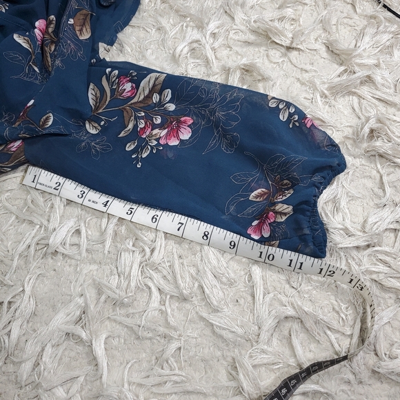 Floral Longsleeve Blouse - Picture 7 of 10